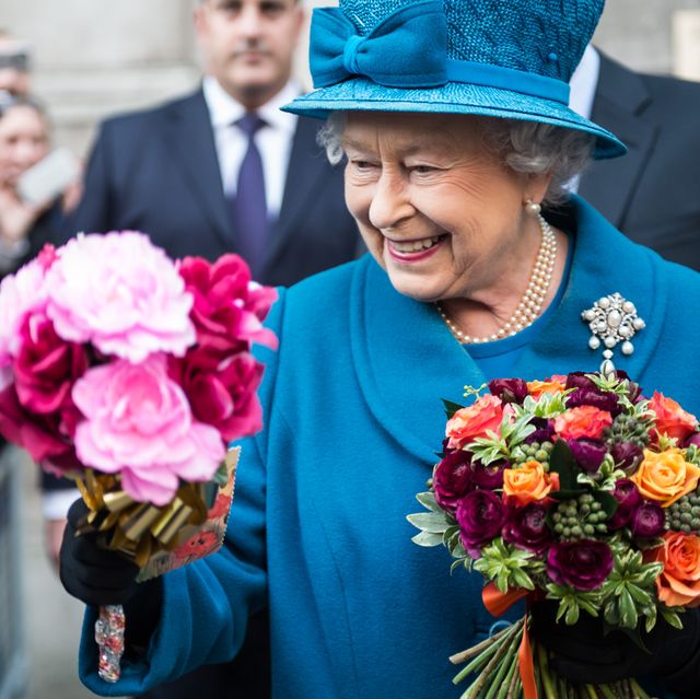 queen elizabeth ii visits the royal commonwealth society