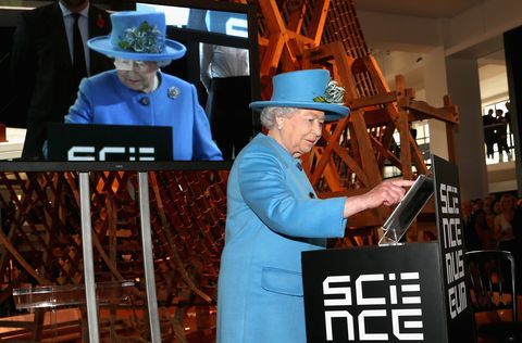 the queen visits the science museum