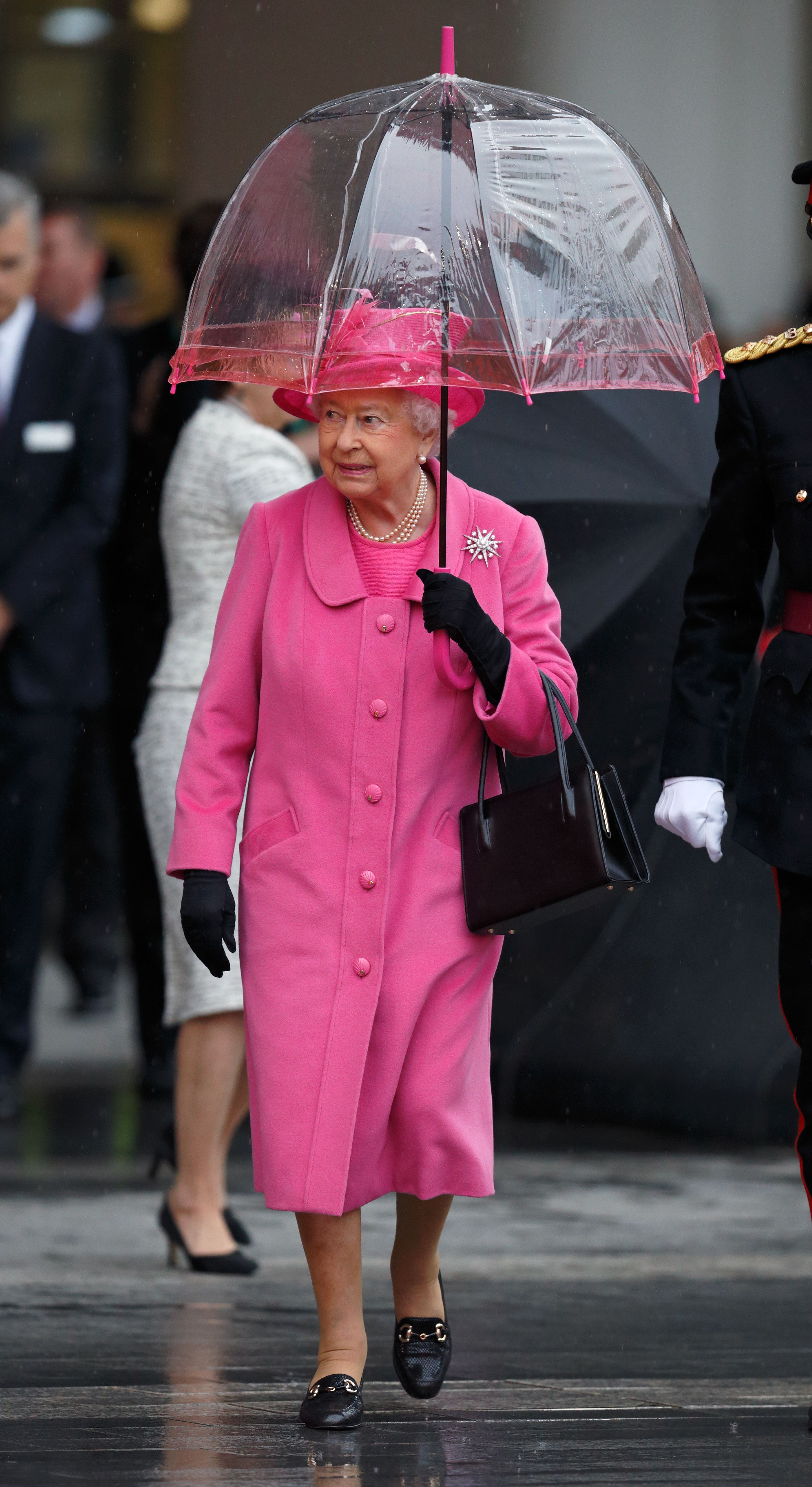 queen elizabeth pink dress - Cerca con Google