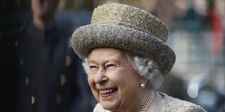 the queen opens flanders field ww1 memorial garden