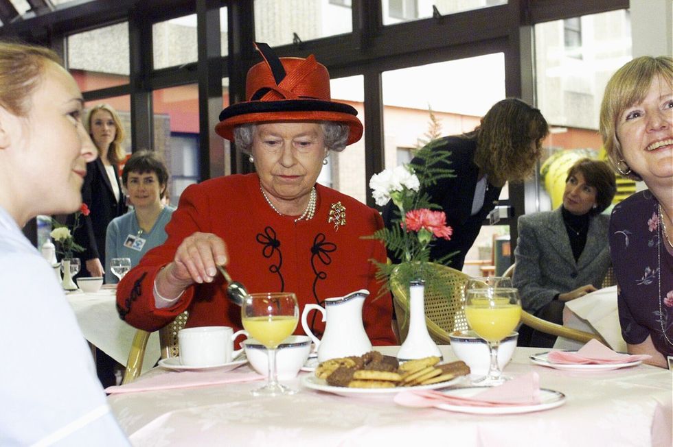 gbr queen elizabeth ii visits manchester royal infirmary