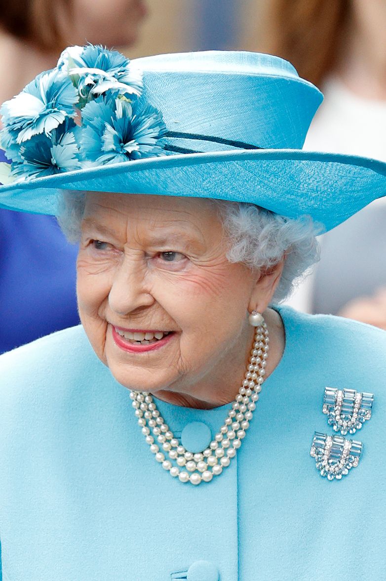 英國皇室成員的珠寶日常！英國女王、凱特王妃不離身的經典珍珠造型