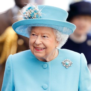 the queen visits the british airways headquarters to mark their centenary