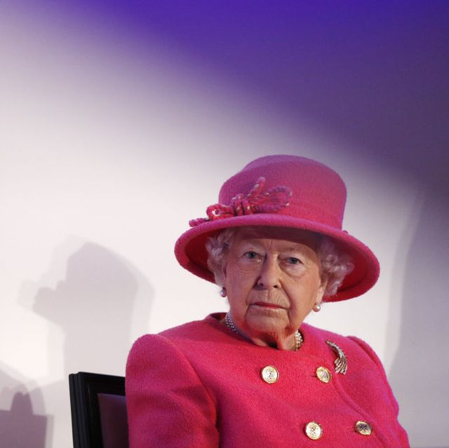 the queen visits the royal institution of chartered surveyors