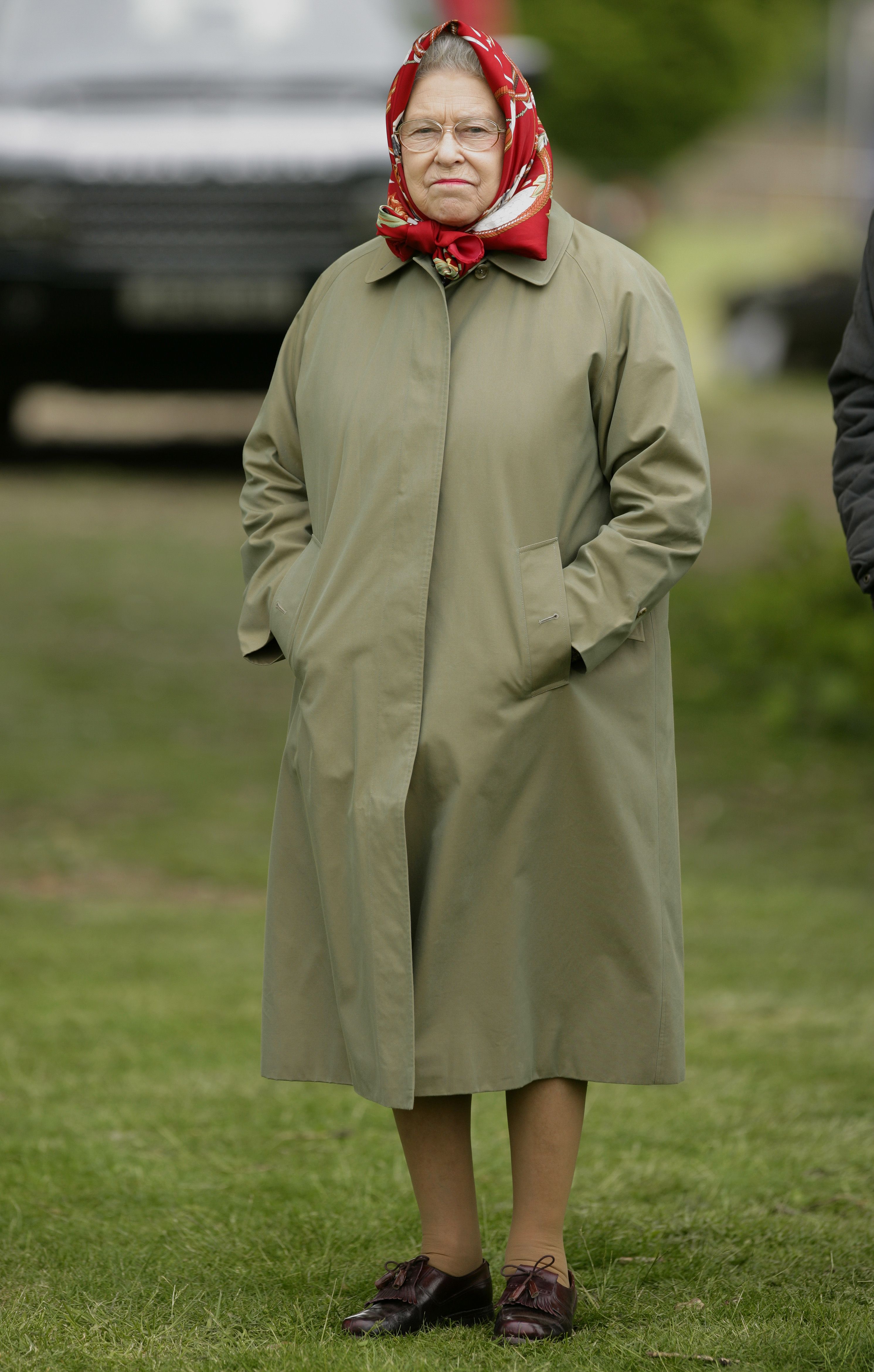 14 Photos of Royals Wearing Trench Coats - Meghan Markle, Kate