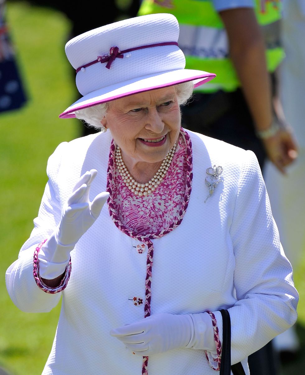 queen concludes australian tour