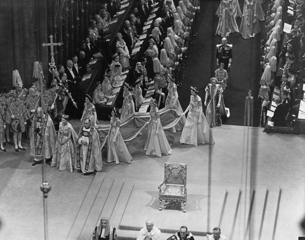 チャールズ国王も間近! 70年前のエリザベス女王の戴冠式を チャールズ国王も間近! 70年前のエリザベス女王の戴冠式を