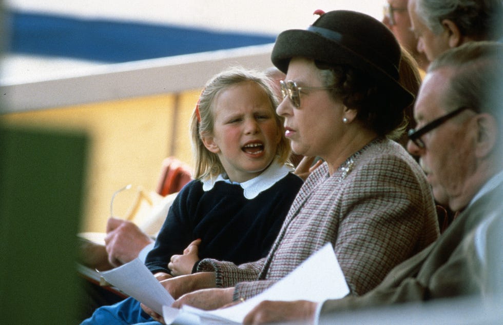 queen elizabeth and granddaughter zara phillips