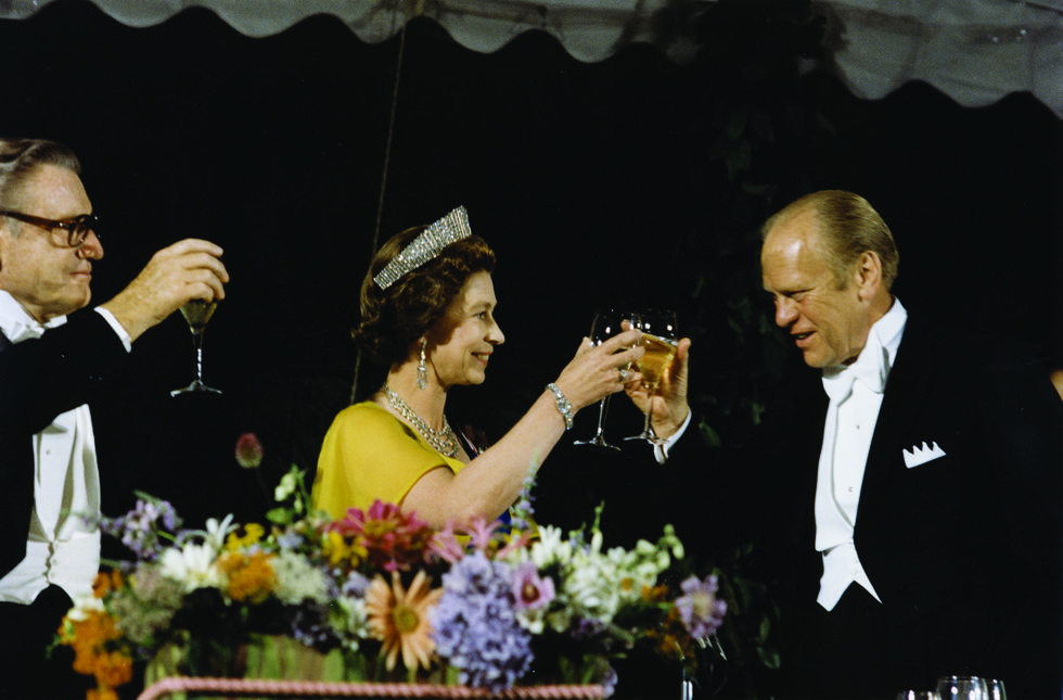 this photograph shows president gerald r ford and queen elizabeth ii of the united kingdom during the toast she made at the state dinner held in her honor in the rose garden
