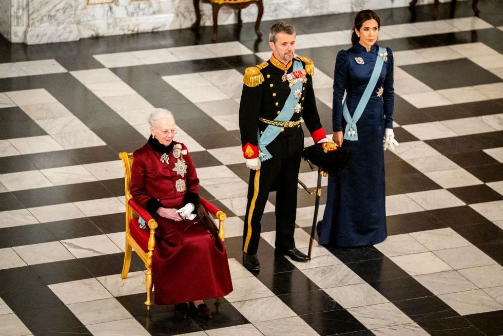 la regina margherita, federico e mary di danimarca alla cerimonia di capodanno 2023﻿