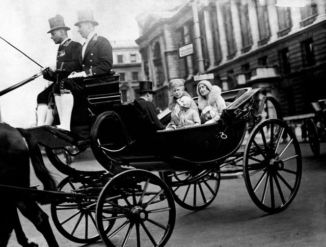 Prince George, Princess Charlotte, & Prince Louis Make Their Trooping ...