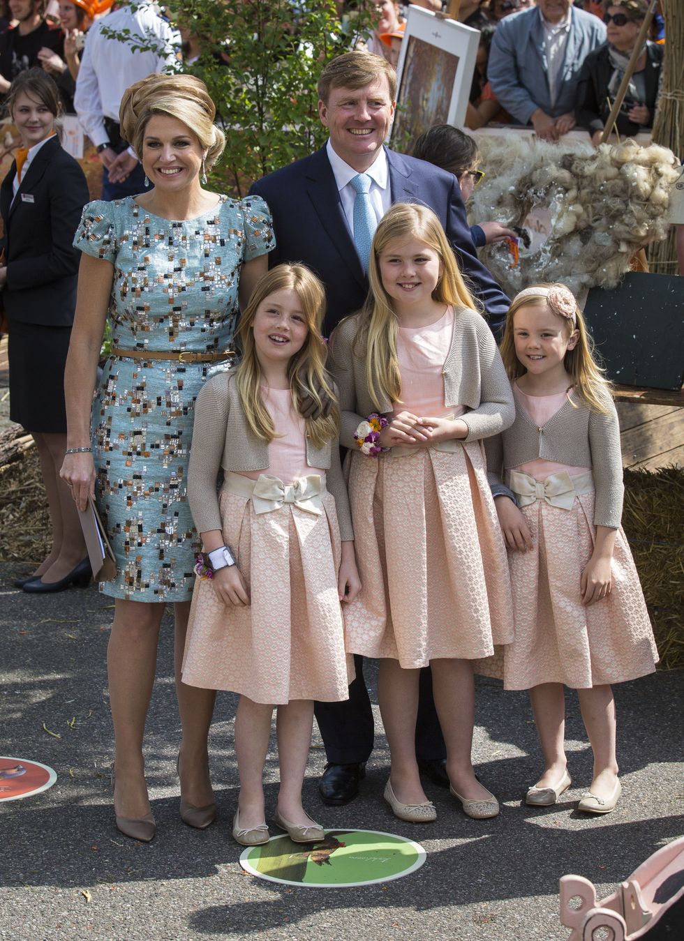 de koninklijke familie tijdens koningsdag in amsterdam 2014
