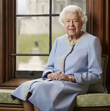 queen's platinum jubilee portrait