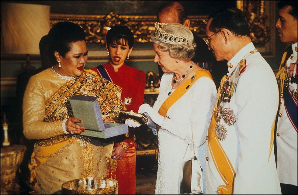 queen travelled monarch