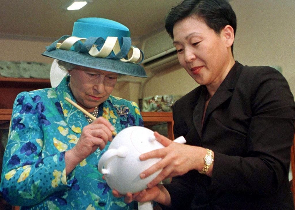 queen travelled monarch