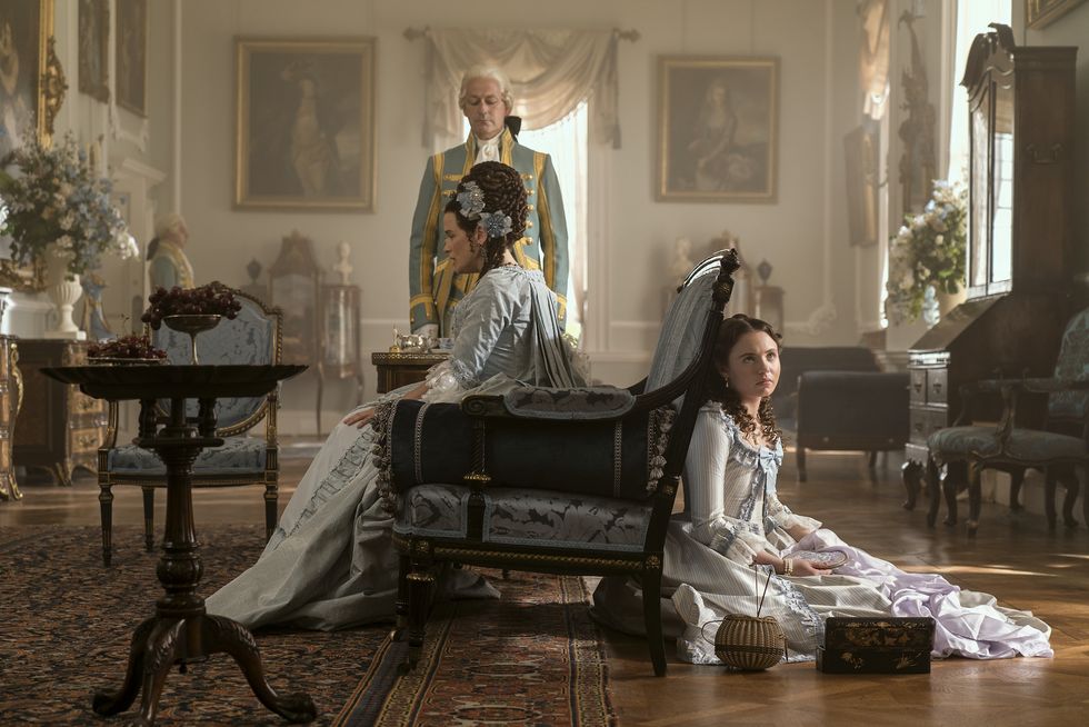 queen charlotte a bridgerton story l to r katie brayben as vivian ledger, connie jenkins greig as young violet ledger in episode 103 of queen charlotte a bridgerton story cr liam danielnetflix © 2023