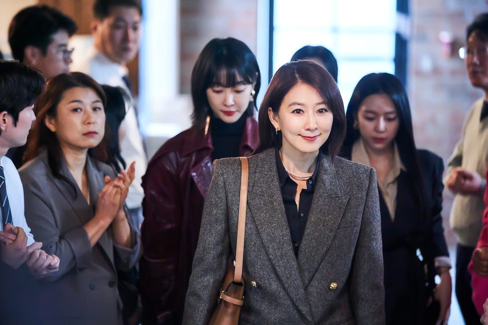 queenmaker kim hee ae as hwang do hee in queenmaker cr kim ji yeonnetflix © 2023