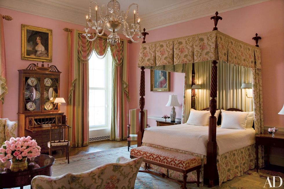 the queens’ bedroom as it appeared during the george w bush years, where various queens throughout history have stayed the drapery, bed hanging, and armchair are by scalamandré