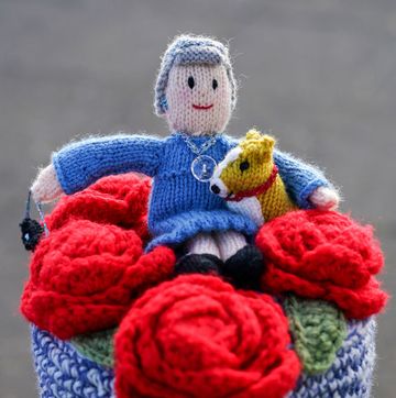 knitted royal scenes to commemorate the queen’s platinum jubilee are displayed