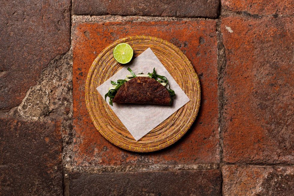 quilto plate with guatemalan taco