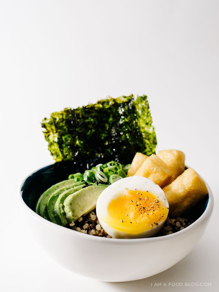 https://hips.hearstapps.com/hmg-prod/images/quinoa-breakfast-bowl-recipe-1542126667.jpg