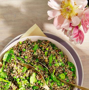 farro and quinoa salad with spinach and peas
