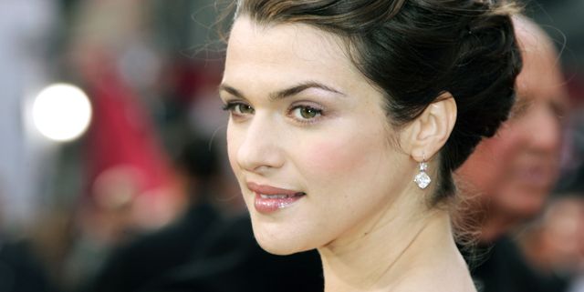 hollywood   march 05  actress rachel weisz arrives to the 78th annual academy awards at the kodak theatre on march 5, 2006 in hollywood, california  photo by frazer harrisongetty images