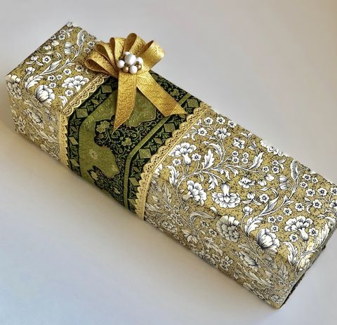Gift wrapping, Rectangle, Present, Party favor, Fashion accessory, Wedding favors, Box, Silver, 