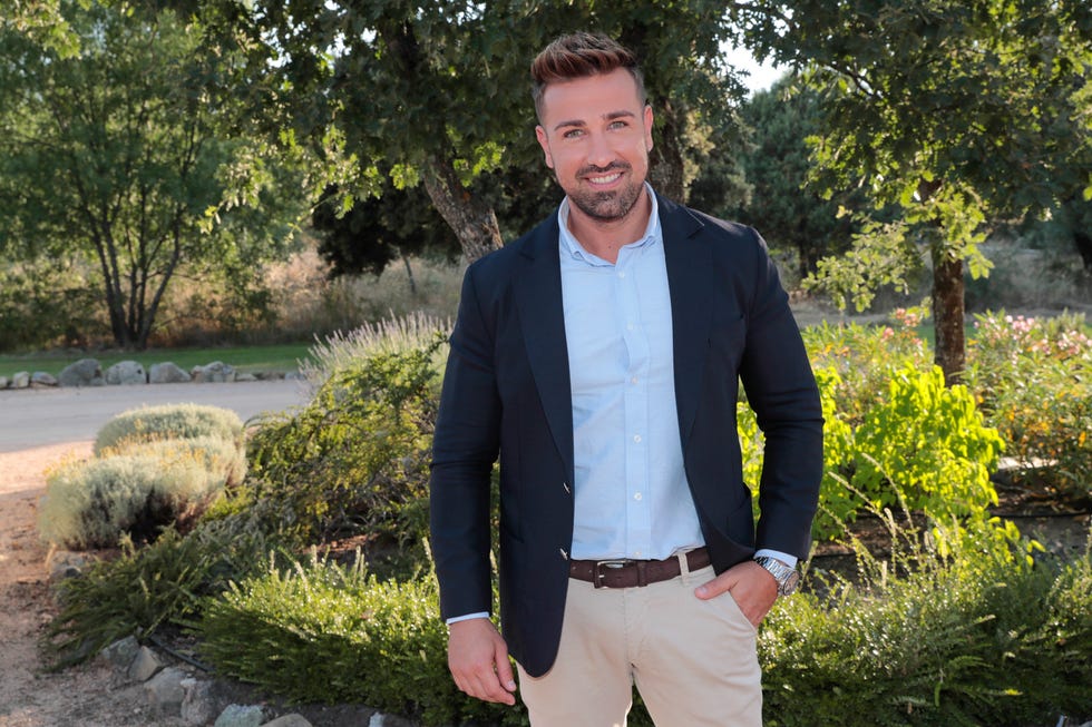 Outerwear, Suit, Blazer, Botany, Jeans, Tree, Jacket, Photography, Dress shirt, Formal wear, 