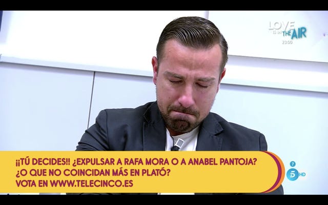 rafa mora se rompe al temer por su trabajo en sálvame
