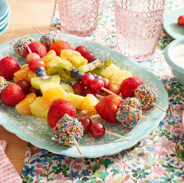 the pioneer woman's rainbow fruit breakfast skewers recipe