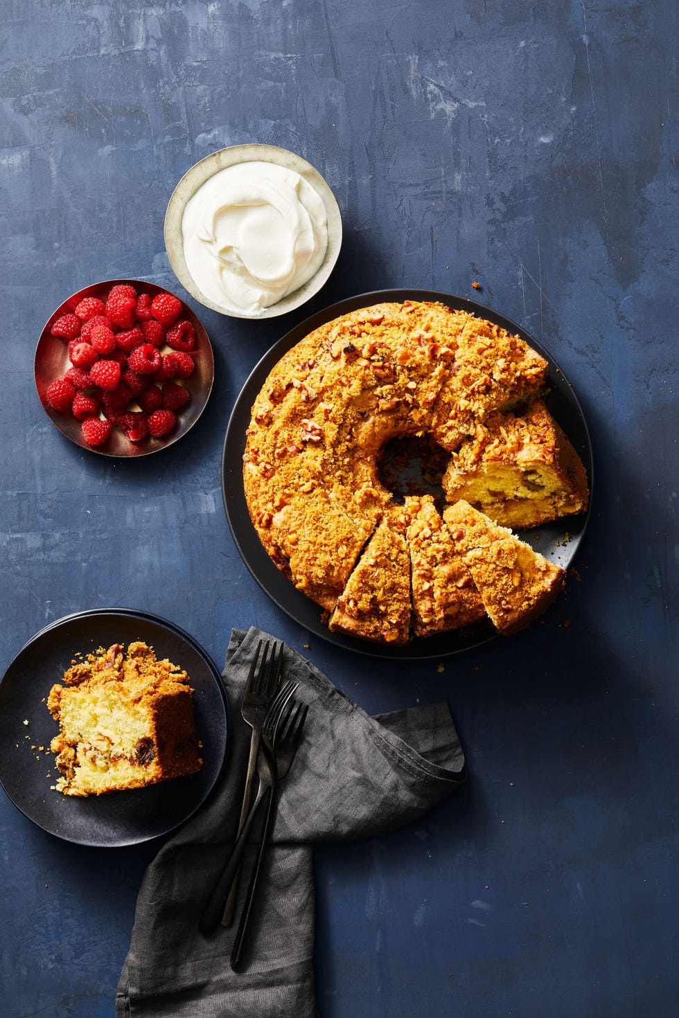 raisin walnut coffee cake on a plate