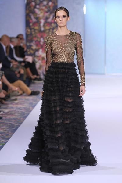 La nuova provocazione stilistica di Meghan Markle che sfida Kate Middleton con un abito costosissimo e seno in vista