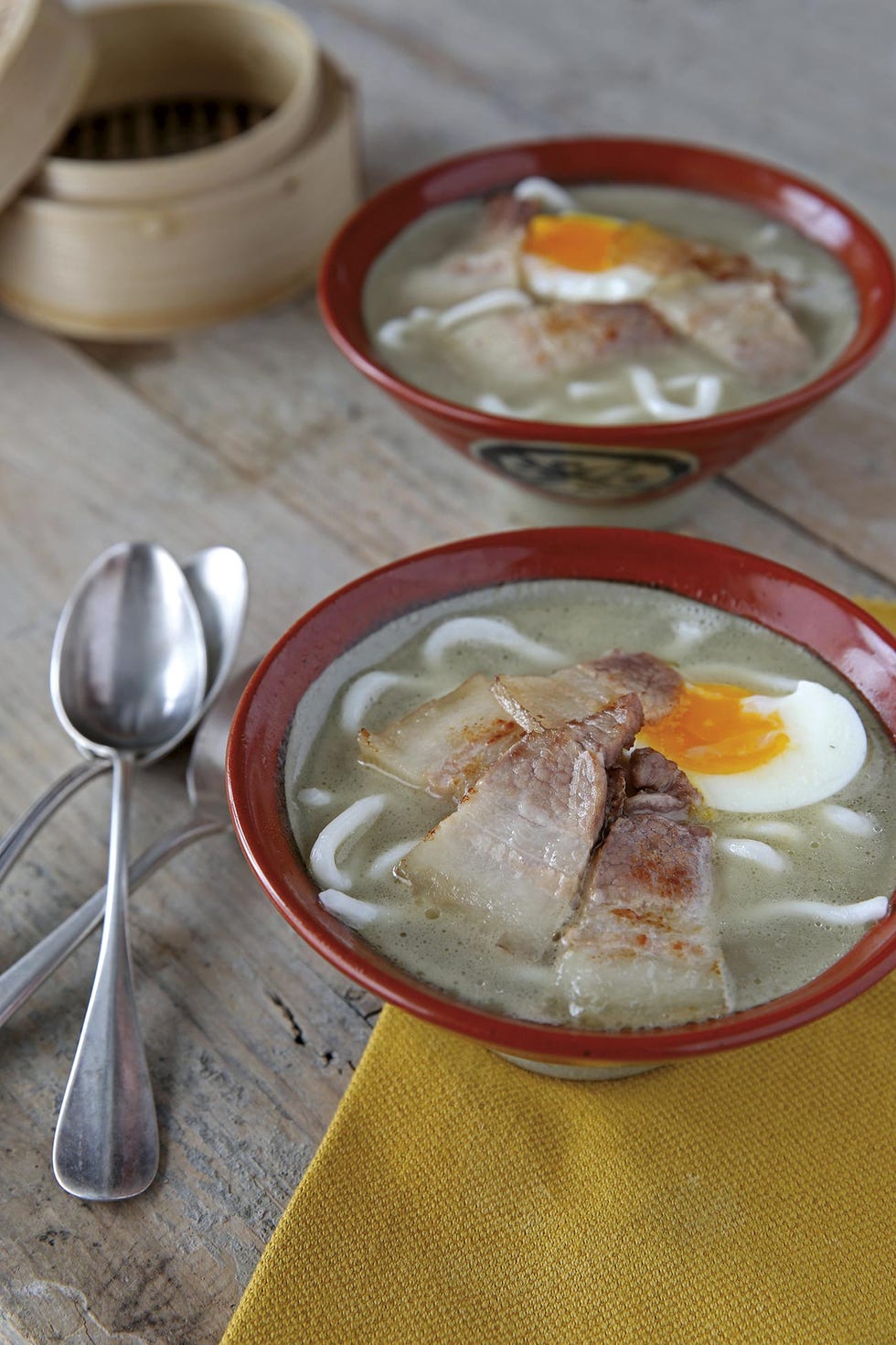 ramen de panceta y huevo