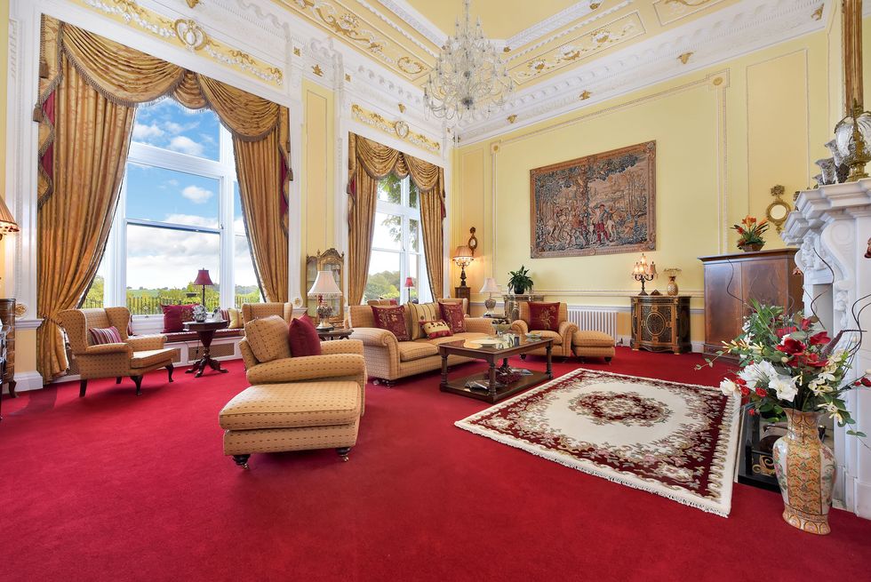 Rangemore Hall - Edward VII Wing - East Staffordshire - living room - Humberts