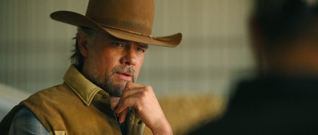 ransom canyon. josh duhamel as staten in episode 102 of ransom canyon. cr. courtesy of netflix © 2025 