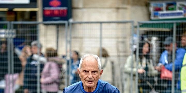Batti il ​​record mondiale della maratona per le persone con più di 90 anni
