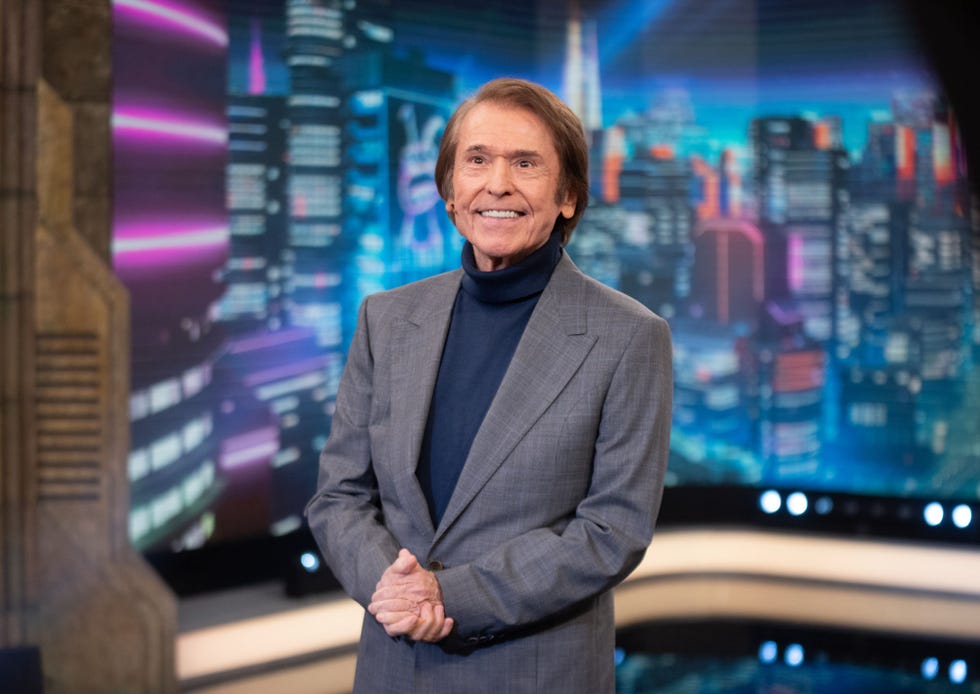 el cantante durante su visita al programa de pablo motos el 16 de diciembre de 2024