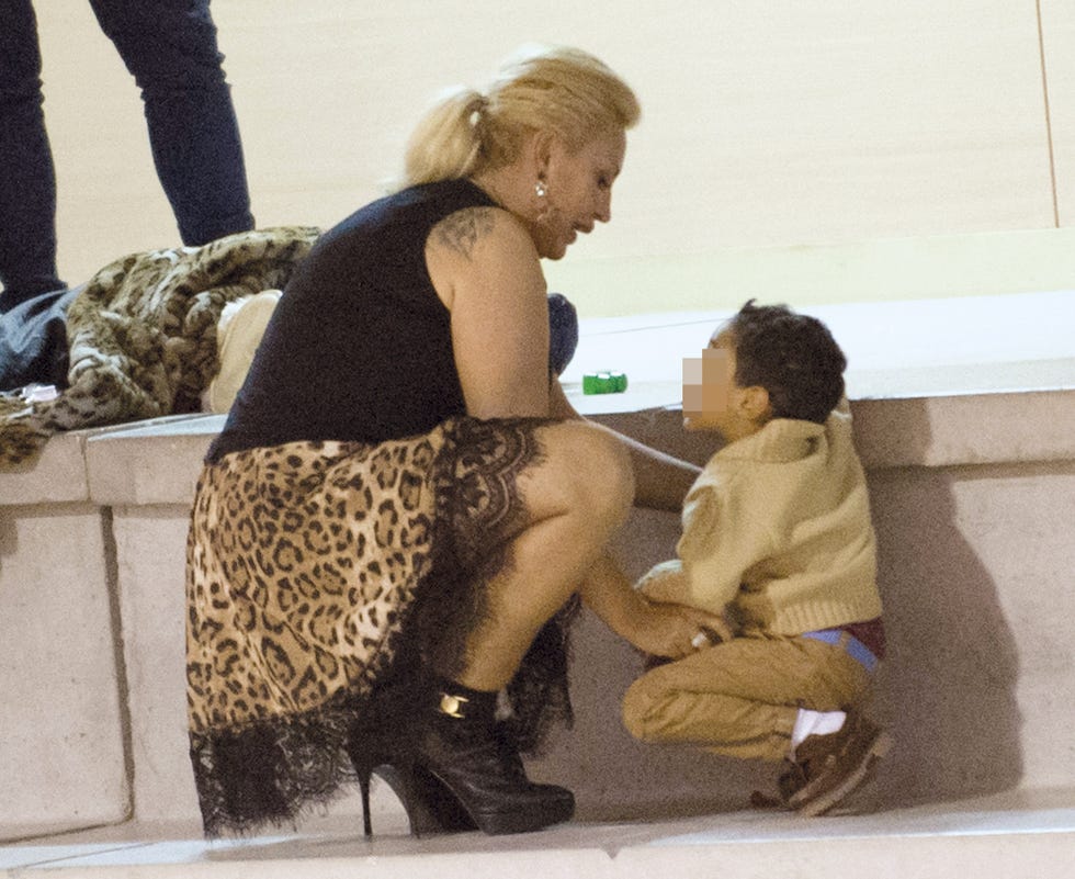 Raquel Mosquera con su hijo