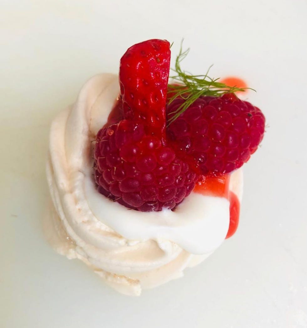 Food, Pavlova, Cuisine, Cream, Dessert, Dish, Crème fraîche, Ingredient, Sweetness, Dairy, 