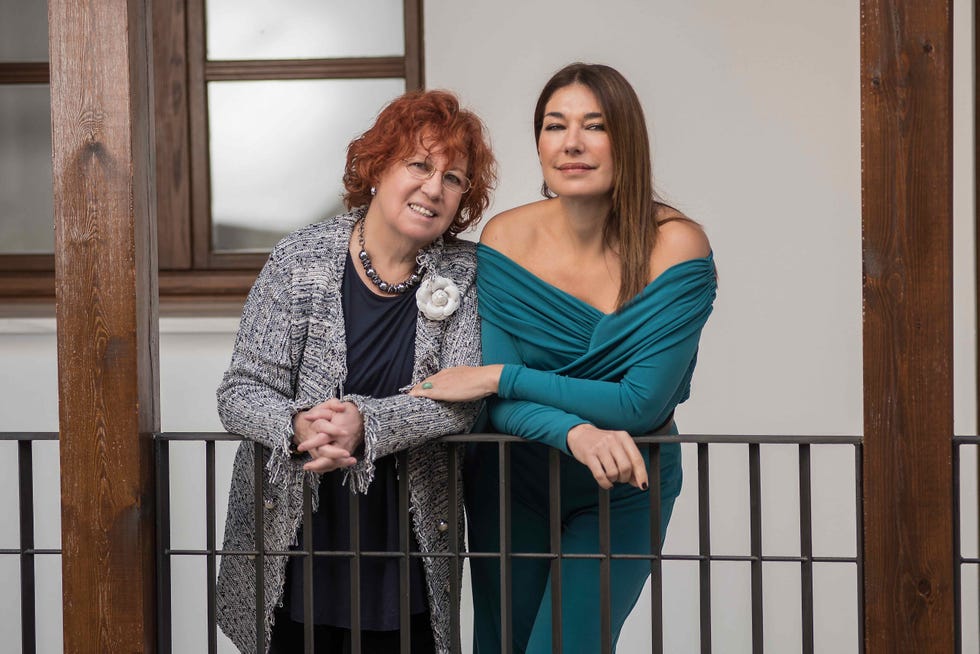 Raquel Revuelta y Rosa Villacastín