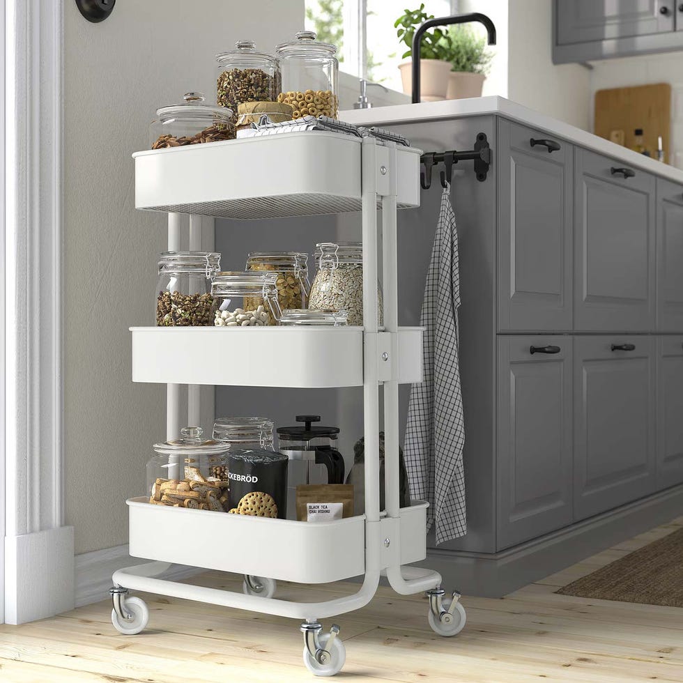 carrito blanco raskog de ikea en la cocina