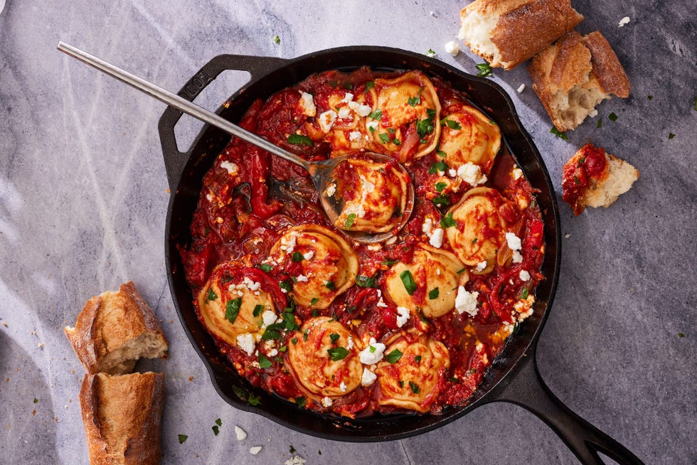 one pan ravioli shakshuka