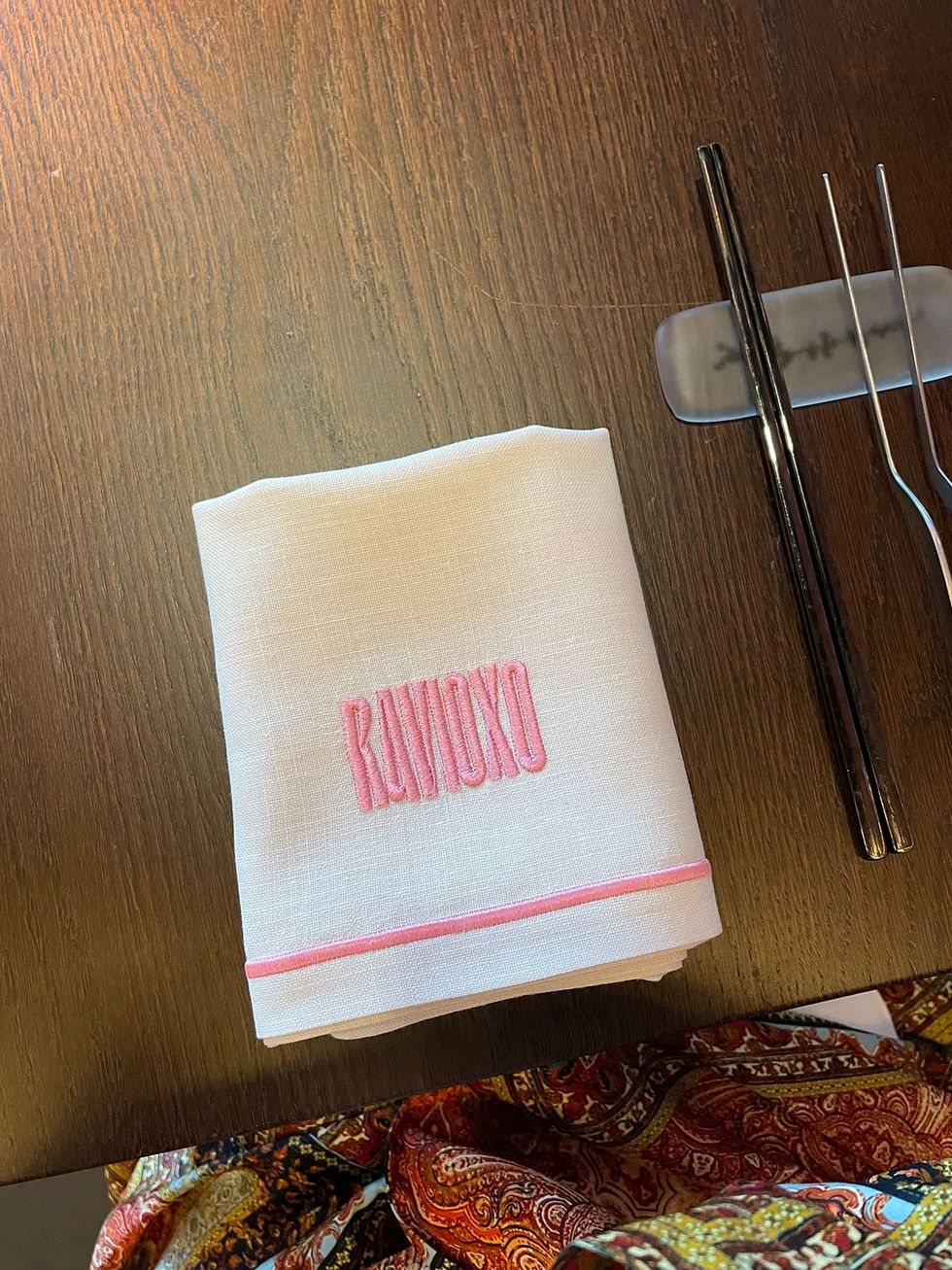 detalle de servilleta en el restaurante ravioxo