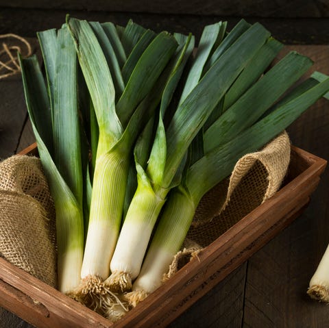 raw green organic leeks