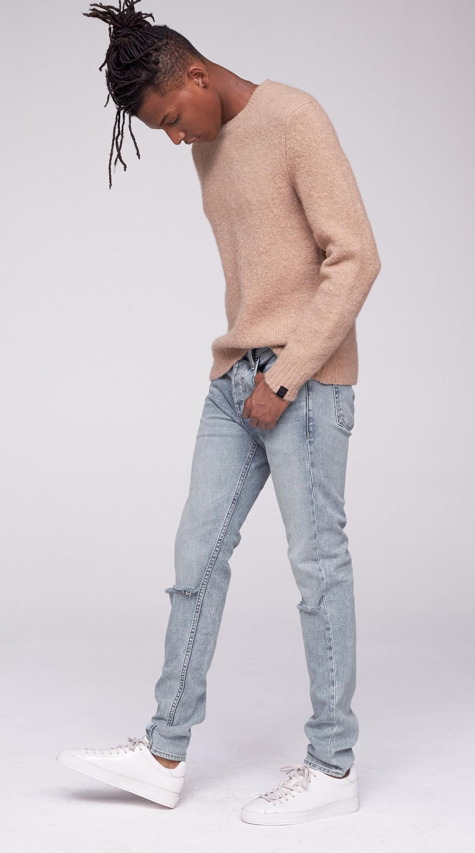 Jeans, White, Denim, Clothing, Standing, Muscle, Fashion, Human, Shoulder, Neck, 