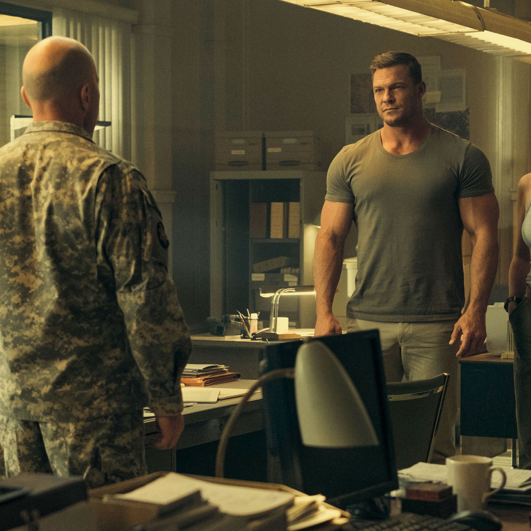 Look Just Like Reacher With Alan Ritchson’s 4 Favorite Exercises
