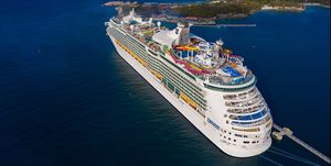Cruise ship, Water transportation, Ship, Vehicle, Naval architecture, Passenger ship, Motor ship, Boat, Ocean liner, Watercraft, 