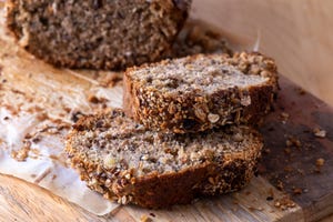 gezond vezelrijk bananenbrood met vulling