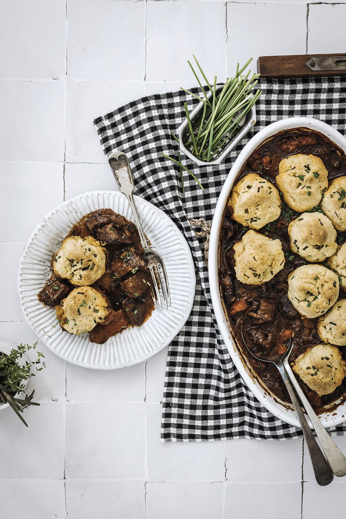 Receta: Cobbler de carne de ternera con pan de maíz